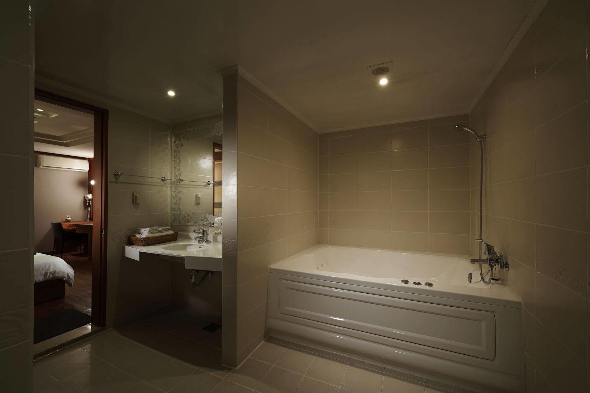 Hotel Noblesse, Yeoksam Seoul Eksteriør billede